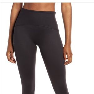 Spanx active crop leggings, size small